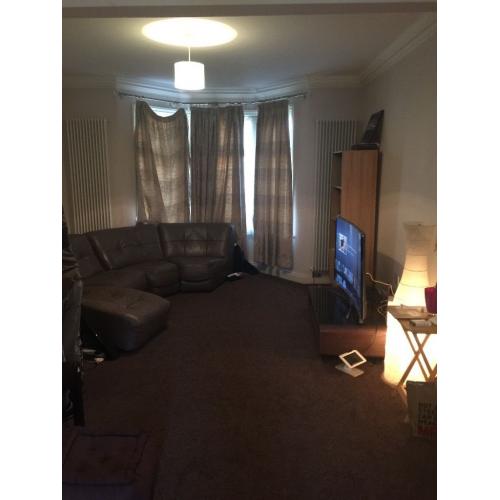 Room to let on ilford lane