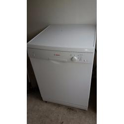 Bosch SMS40T42UK Freestanding Full Size Dishwasher, White