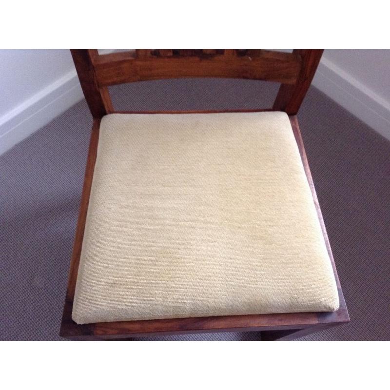 Dinning Table and 6 Chairs