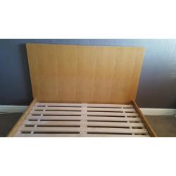 Double bed & matching chest of drawers.