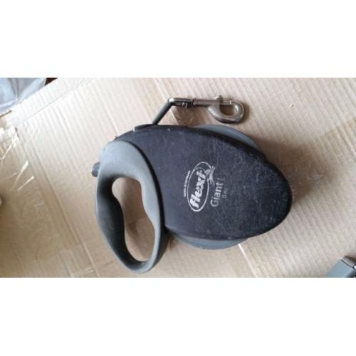Flexi Giant Retractable/Extendible Dog Lead. Size L 8m. Black. Good condition.