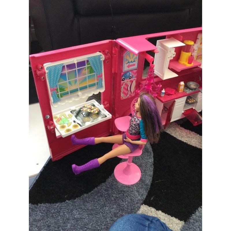 Barbie camper van
