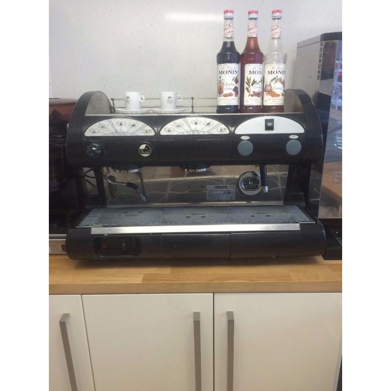Coffee Machine with Grinder and Knock out drawer