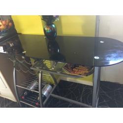 Breakfast bar and 2 stools