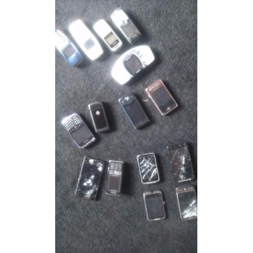 Job lot 14 mobile for spares or repair