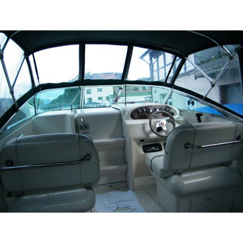 SeaRay 215 Express Cruiser