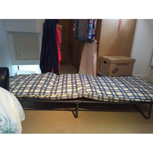Folding guest bed