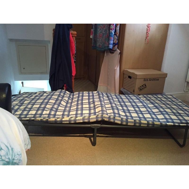 Folding guest bed