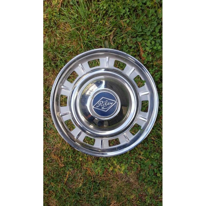 Riley hub cap