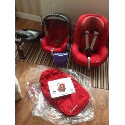 Maxi cosi isofix car seats and base bundle