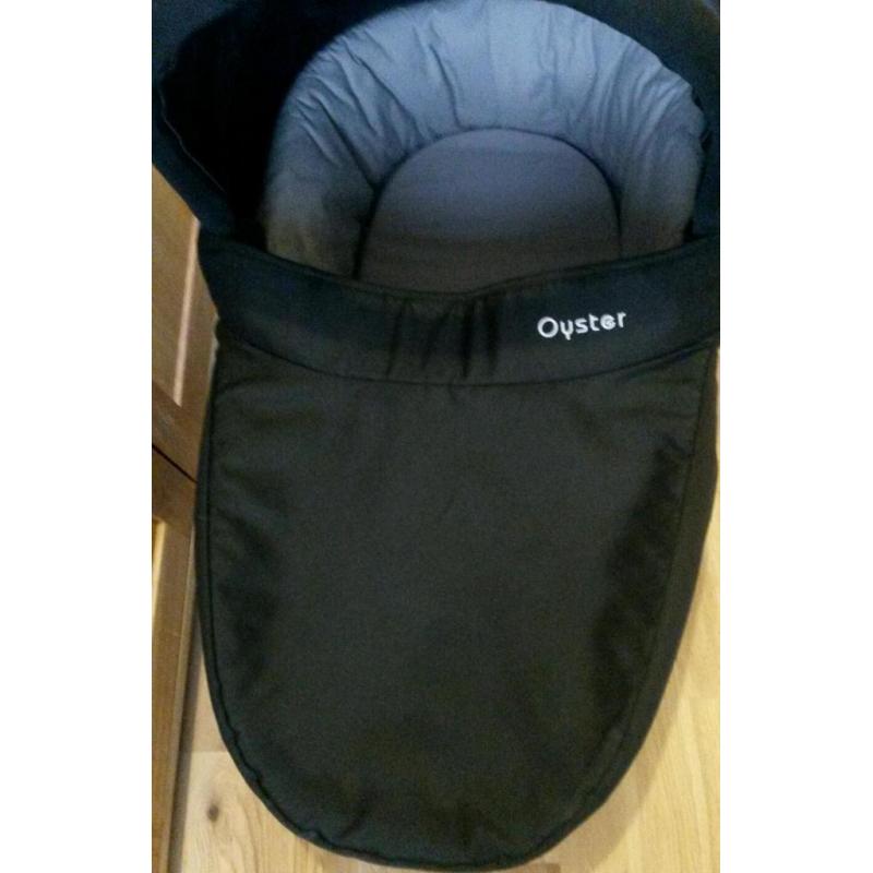 Oyster carry cot