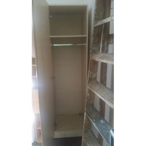Single wardrobe light coloured