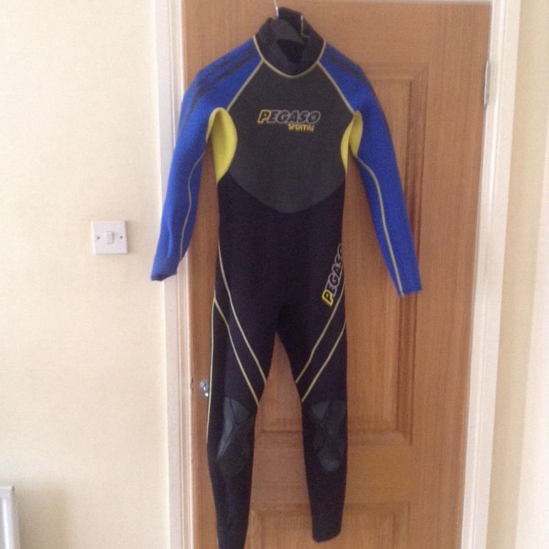 For Sale Small Men's Wetsuit