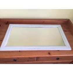 Set of 3 shelves with matching mirror