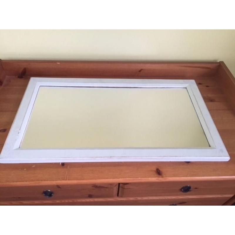 Set of 3 shelves with matching mirror