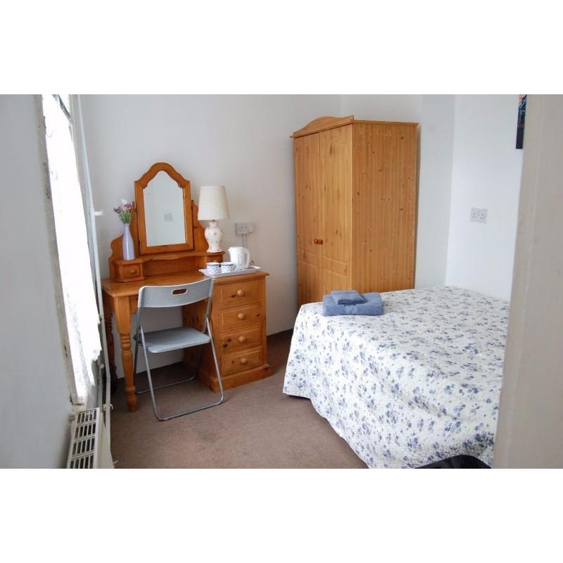 Double room in quiet clean house