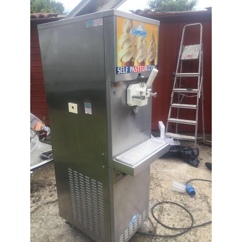 *** QUICK SALE*** ICE CREAM MACHINE CARPIGIANI SELF PASTEURISING SOFT