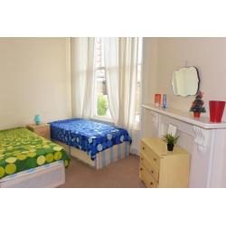 ONE WEEK DEPOSIT!SHORT OR LONG TERM! Lovely double room in Shepherd's Bush!