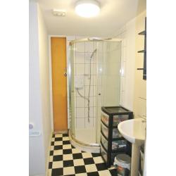 ONE WEEK DEPOSIT!SHORT OR LONG TERM! Lovely double room in Shepherd's Bush!
