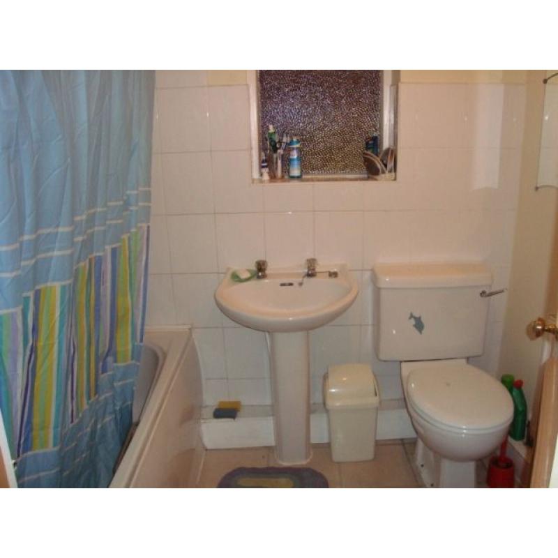nice bright double room to rent in manor park 15min to stratford