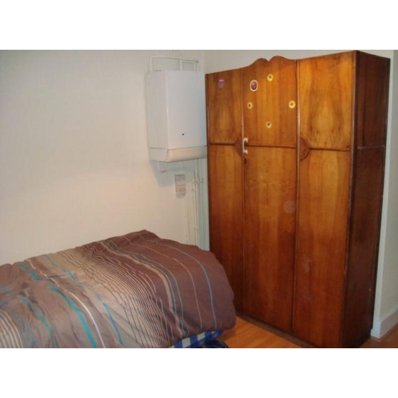 nice bright double room to rent in manor park 15min to stratford