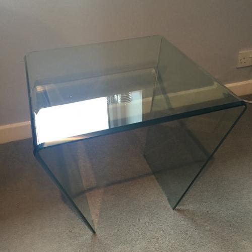 Glass Curvo square coffee and side table