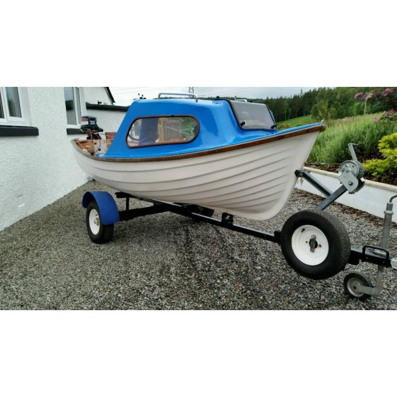 Fishing boat trailer outboard