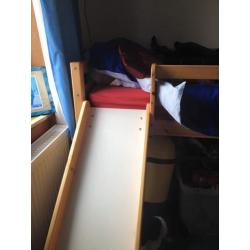 Mid sleeper with slide