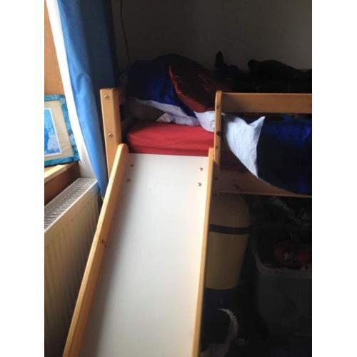 Mid sleeper with slide