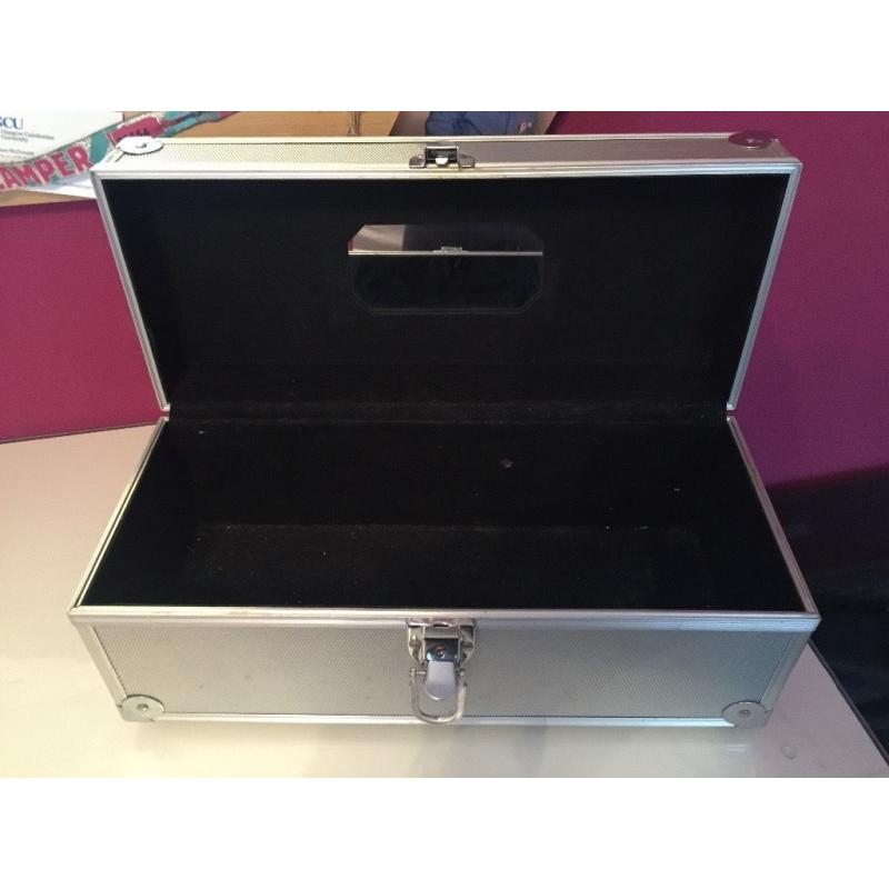 Medium Sized Silver Vanity Storage Case For Nails/Make-Up
