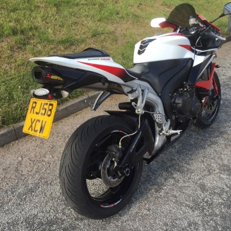 Honda cbr600rr-8
