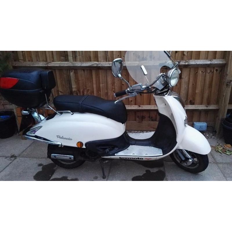 Lexmoto Valencia 125 Scooter mot until March 2018
