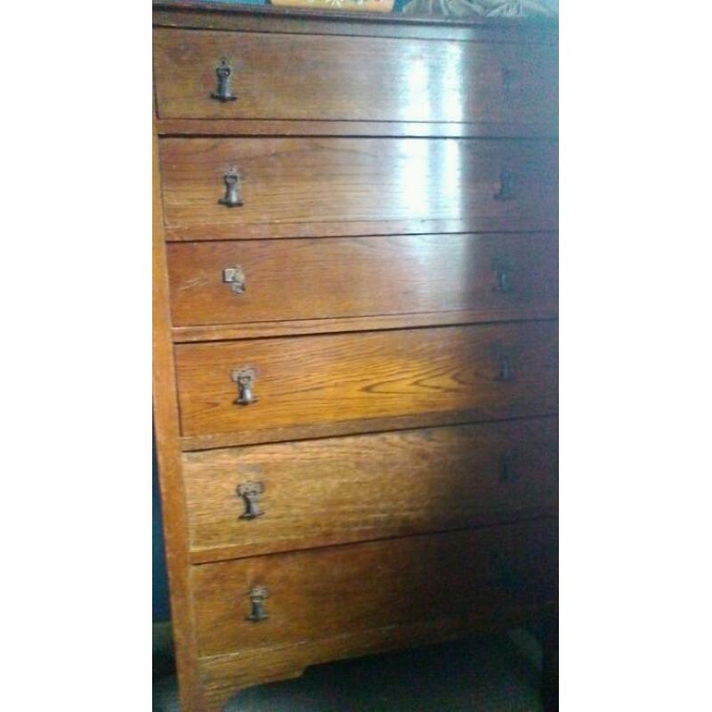 Chest of drawers