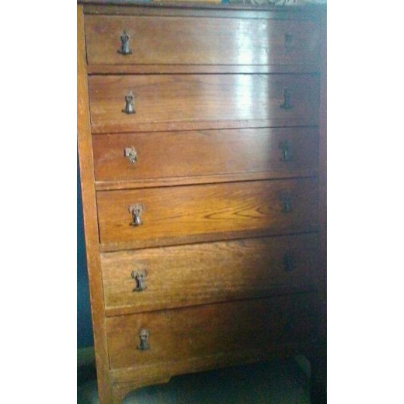 Chest of drawers