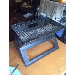 FOLDING CHARCOAL BARBECUE WITH LIGHTER AND FIRELIGHTER CUBES