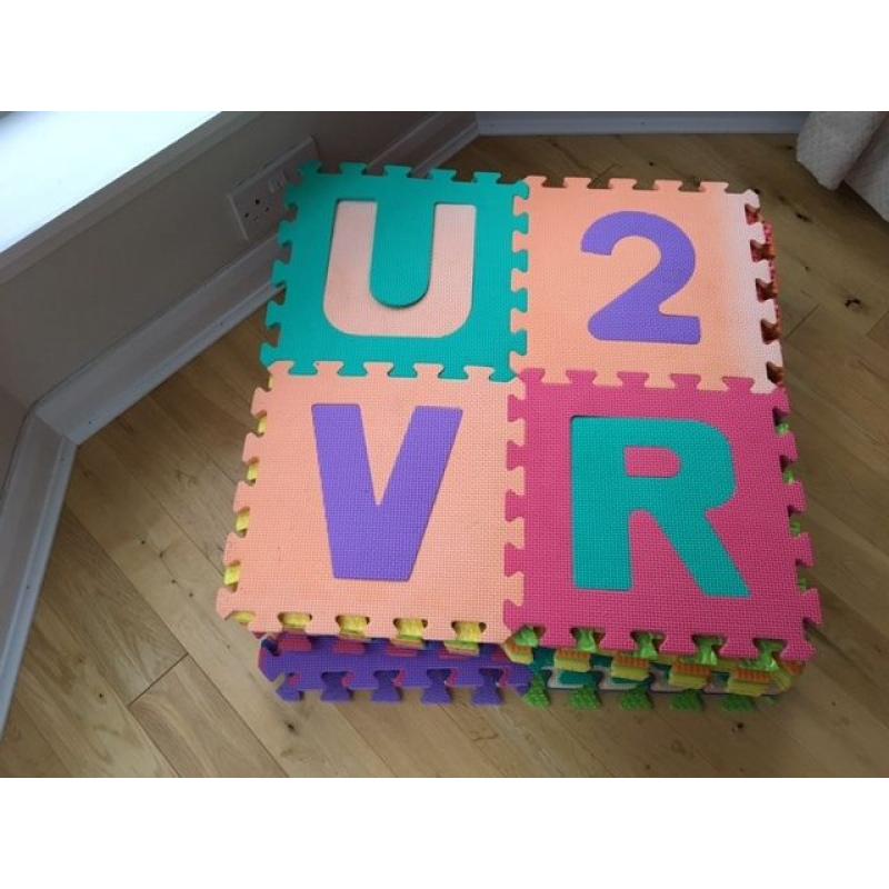 Foam interlocking play matts
