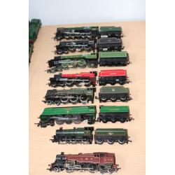 Model Railway Collection of engines, rolling stock etc.