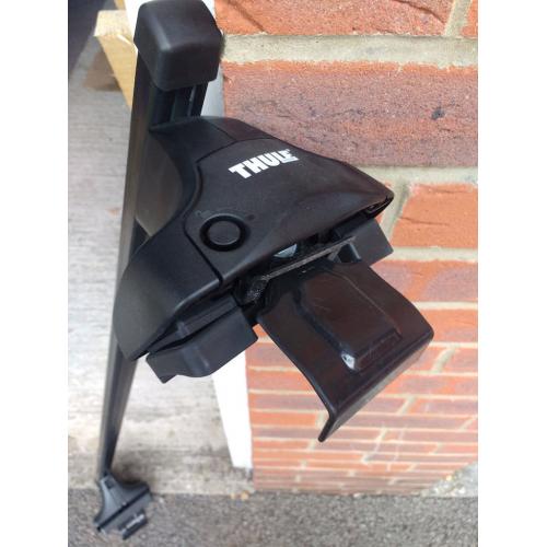 Thule Roof Bars and 2 Exodus cycle carriers fits Honda Insight