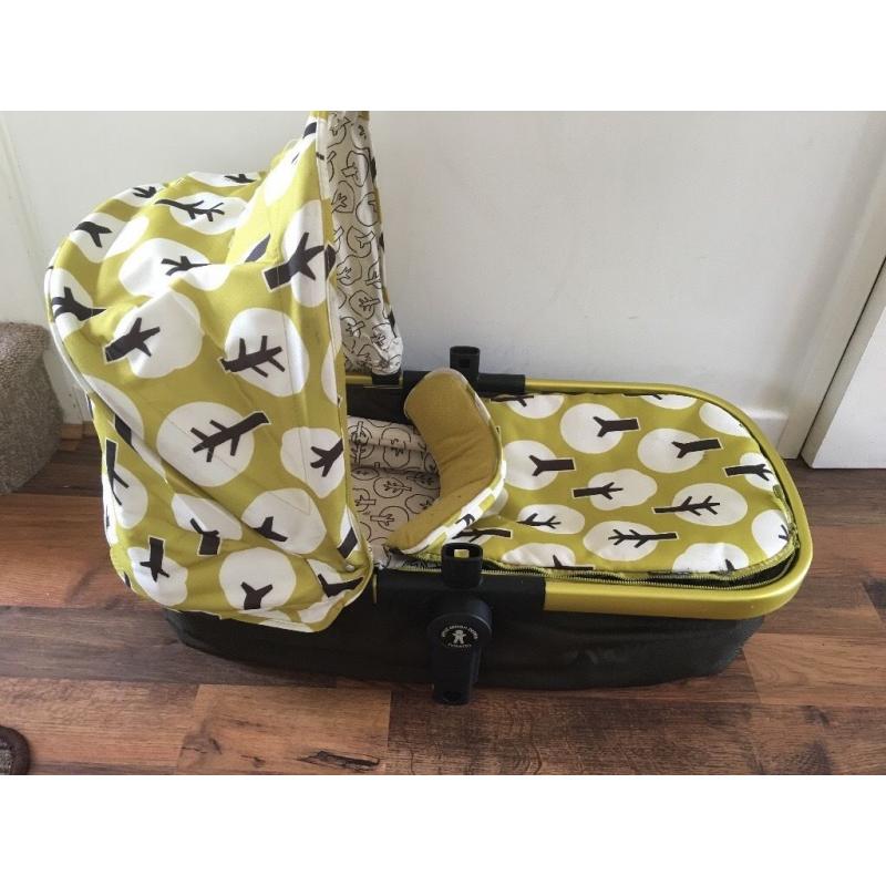 Carry cot .