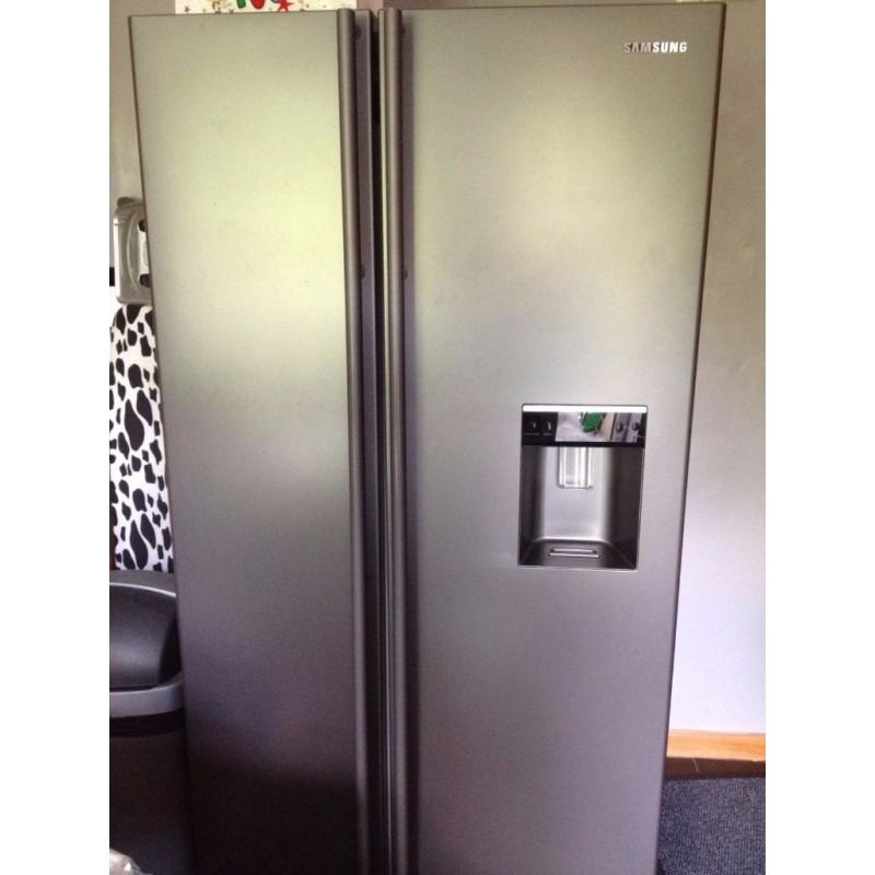 Samsung non plumbed in American Fridge Freezer sold with 6 Months Gtee