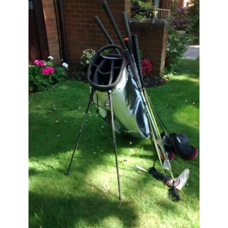 white benross golf carry bag with pop out legs