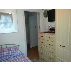 Single Room incl Breakfast & Dinner - Homestay