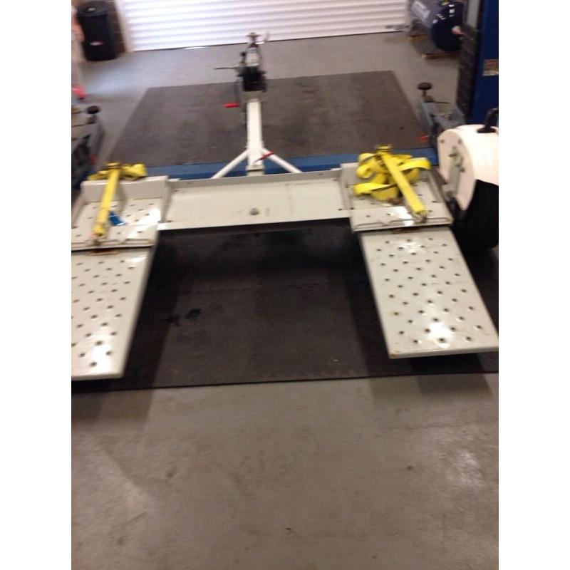 Tow dolly