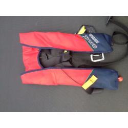 Junior self inflate life jacket