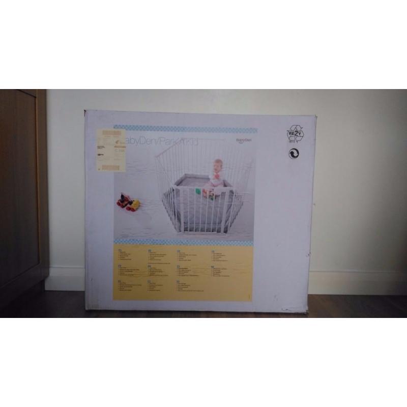BabyDan playpen / room divider