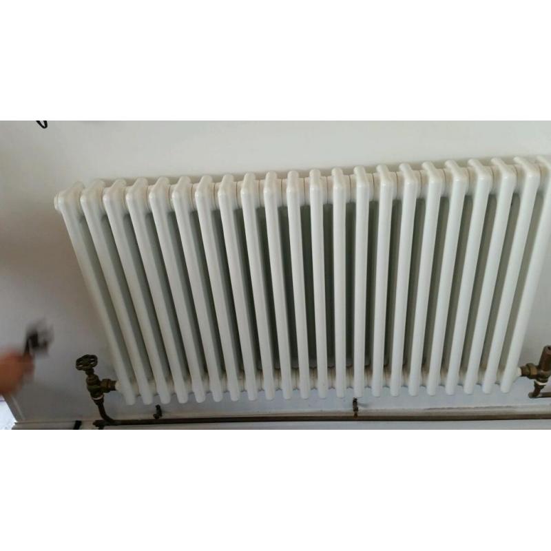 WHITE 3 COLUMN RADIATOR COMPLETE WITH DAISY VALVES