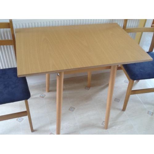 Table kitchen