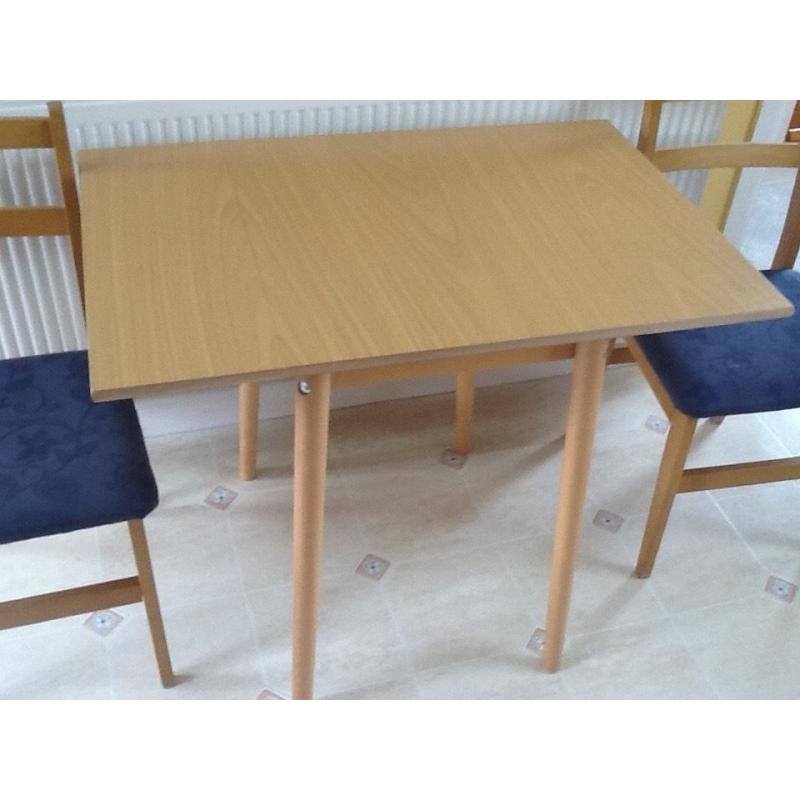 Table kitchen