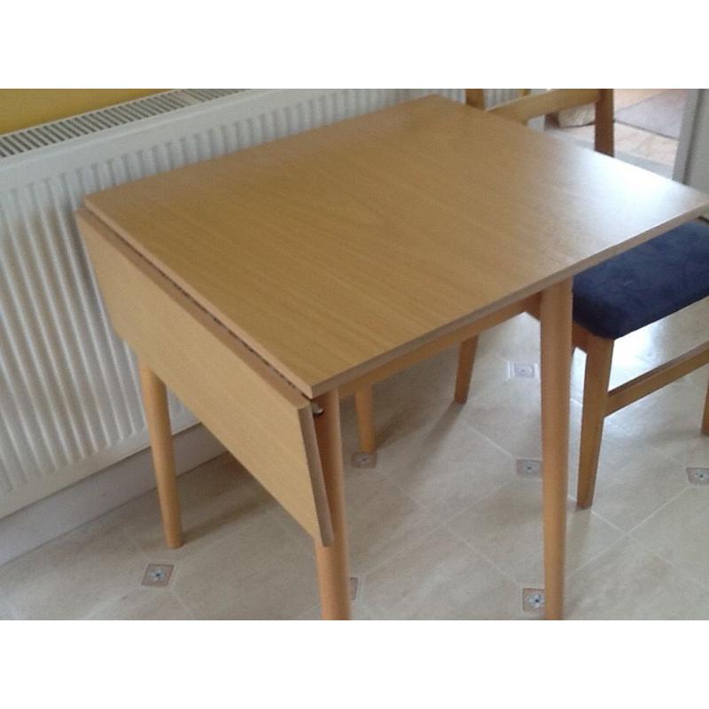 Table kitchen
