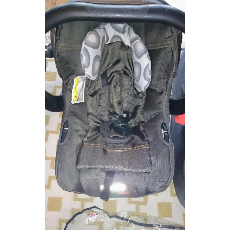 Cosatto budi 3 in 1 travel system